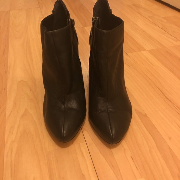 BLACK BOOTIES - Picture 2 of 3